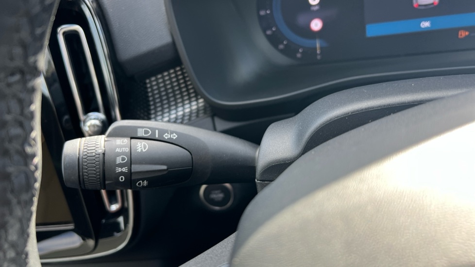 Used Volvo XC40 2025 for sale - 76332283: Photo 29