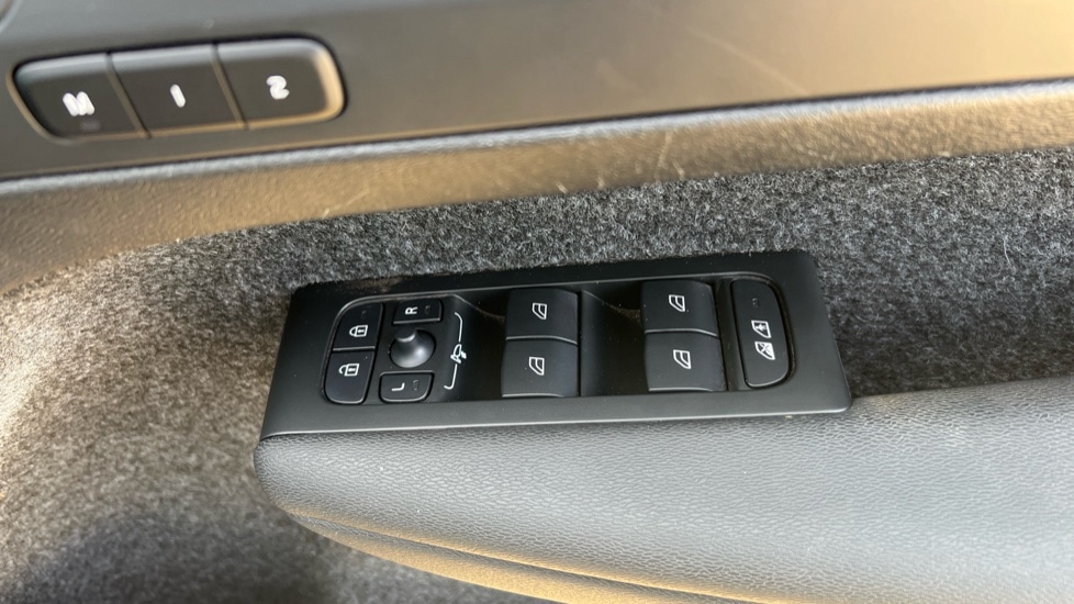 Used Volvo XC40 2025 for sale - 76332283: Photo 33