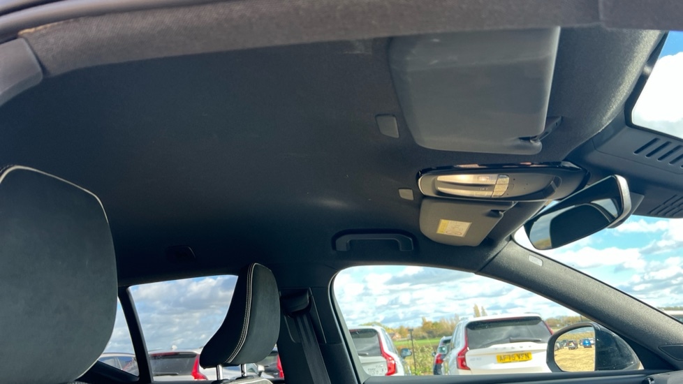 Used Volvo XC40 2025 for sale - 76332283: Photo 44