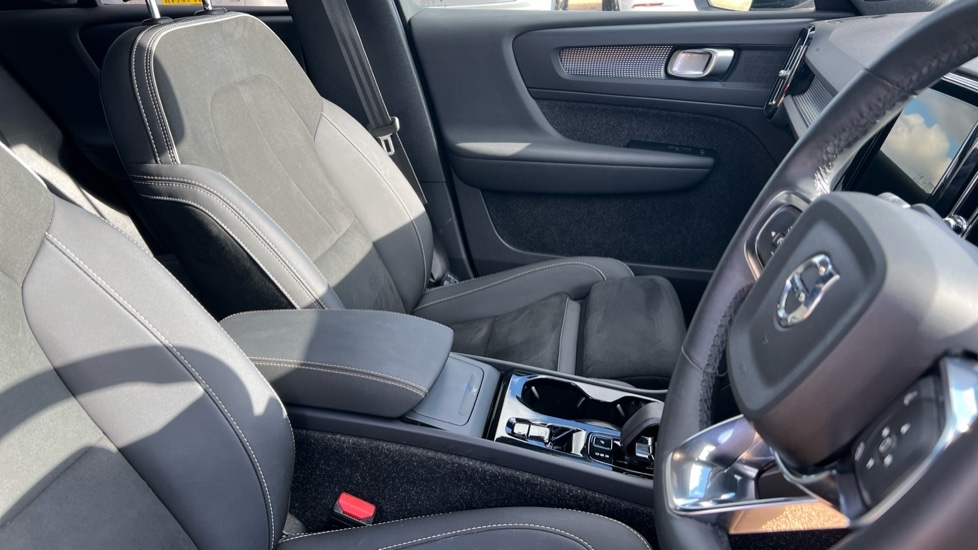 Used Volvo XC40 2025 for sale - 76332283: Photo 9