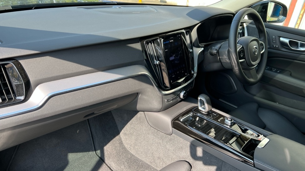 Used Volvo V60 2025 for sale - 76124304: Photo 4