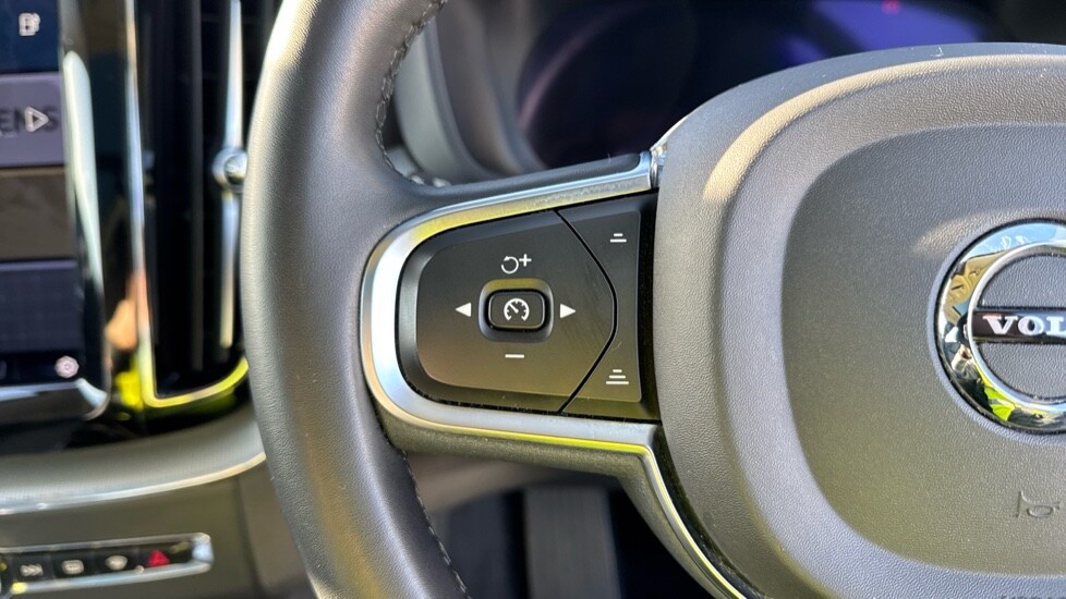 Used Volvo XC60 2023 for sale - 76552340: Photo 19