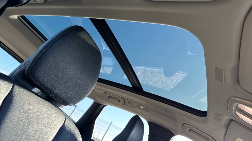 Used Volvo XC60 2023 for sale - 76552340: Photo 44