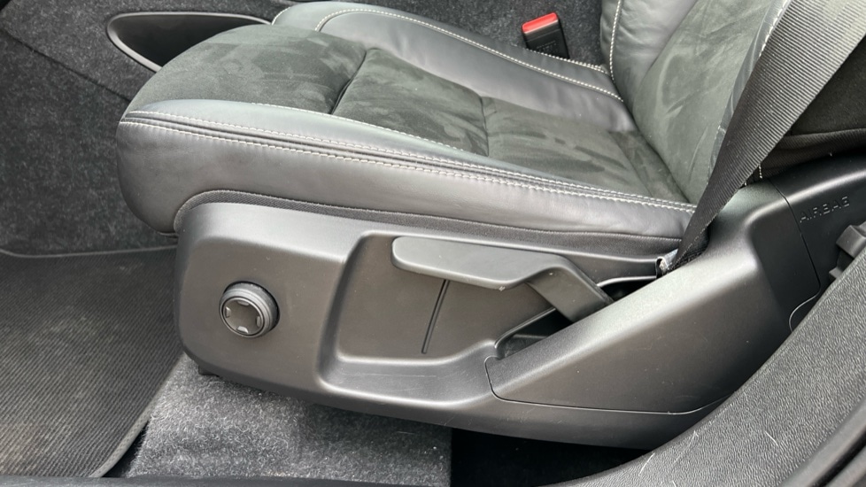 Used Volvo XC40 2021 for sale - 76826716: Photo 32