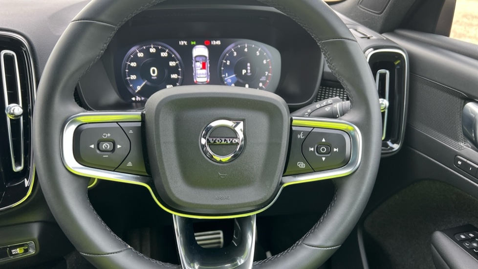 Used Volvo XC40 2021 for sale - 76826716: Photo 51