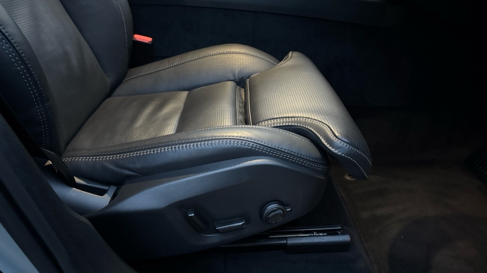 Used Volvo XC60 2025 for sale - 76780142: Photo 32