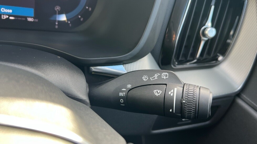 Used Volvo XC60 2024 for sale - 76276252: Photo 30