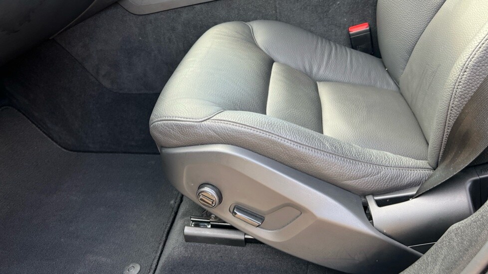 Used Volvo XC60 2024 for sale - 76276252: Photo 32