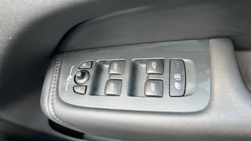 Used Volvo XC60 2024 for sale - 76276252: Photo 33