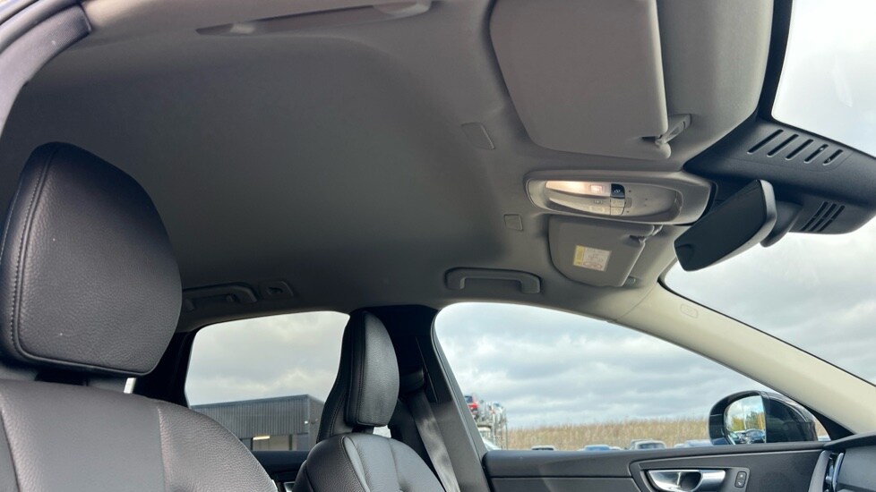 Used Volvo XC60 2024 for sale - 76276252: Photo 44