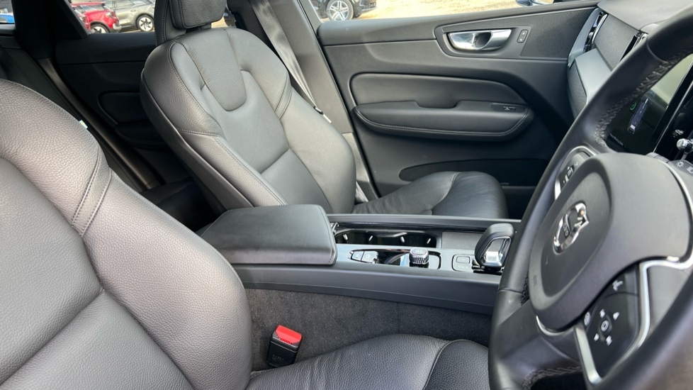 Used Volvo XC60 2024 for sale - 76276252: Photo 9