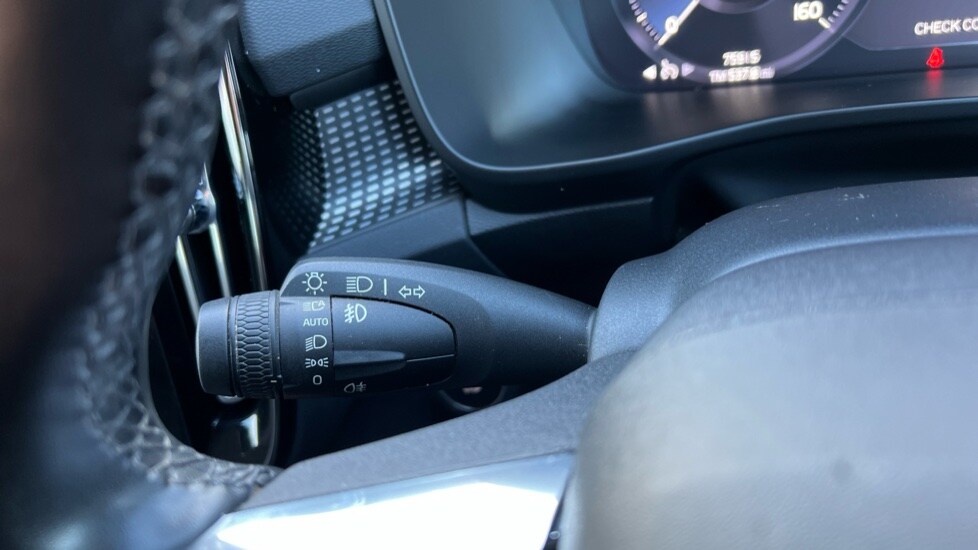 Used Volvo XC40 2021 for sale - 76796207: Photo 29