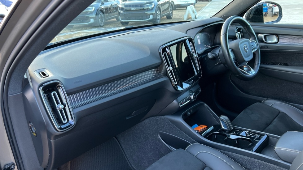 Used Volvo XC40 2021 for sale - 76796207: Photo 4