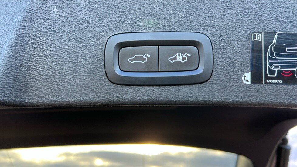 Used Volvo XC40 2021 for sale - 76796207: Photo 46