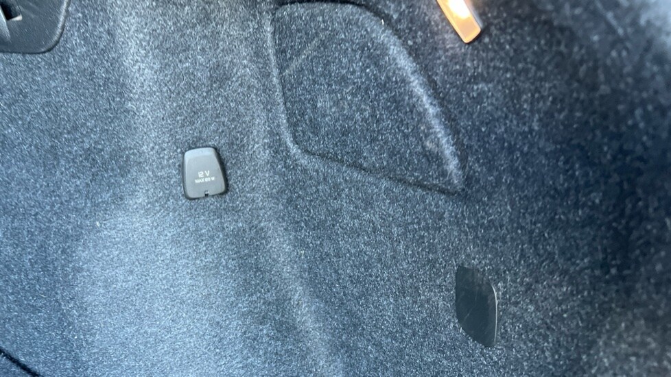 Used Volvo XC40 2021 for sale - 76796207: Photo 47