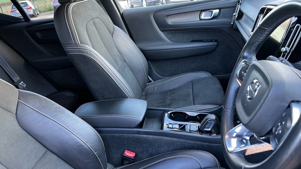 Used Volvo XC40 2021 for sale - 76796207: Photo 9