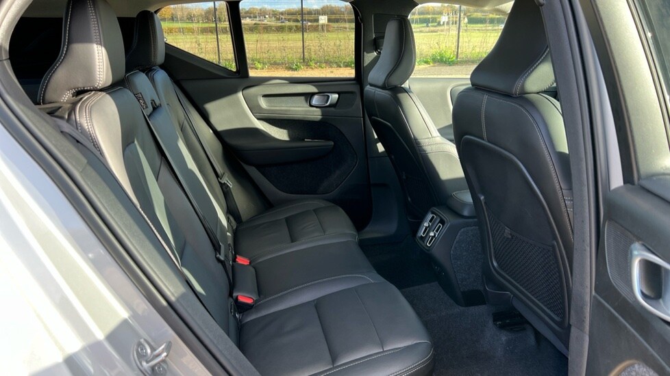 Used Volvo XC40 2024 for sale - 76647945: Photo 10