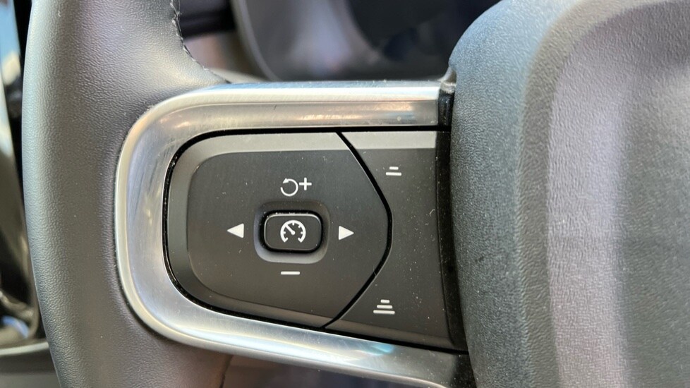 Used Volvo XC40 2024 for sale - 76647945: Photo 18