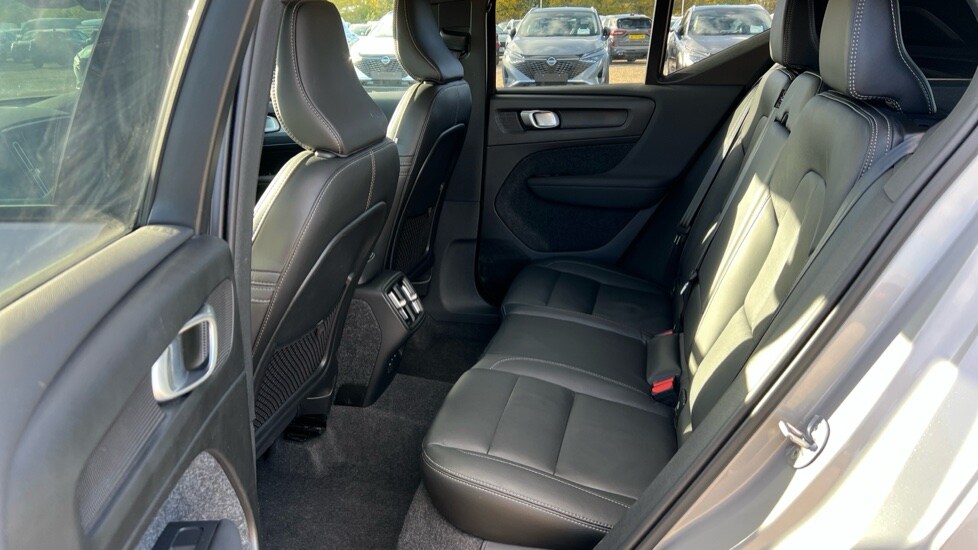 Used Volvo XC40 2024 for sale - 76647945: Photo 38