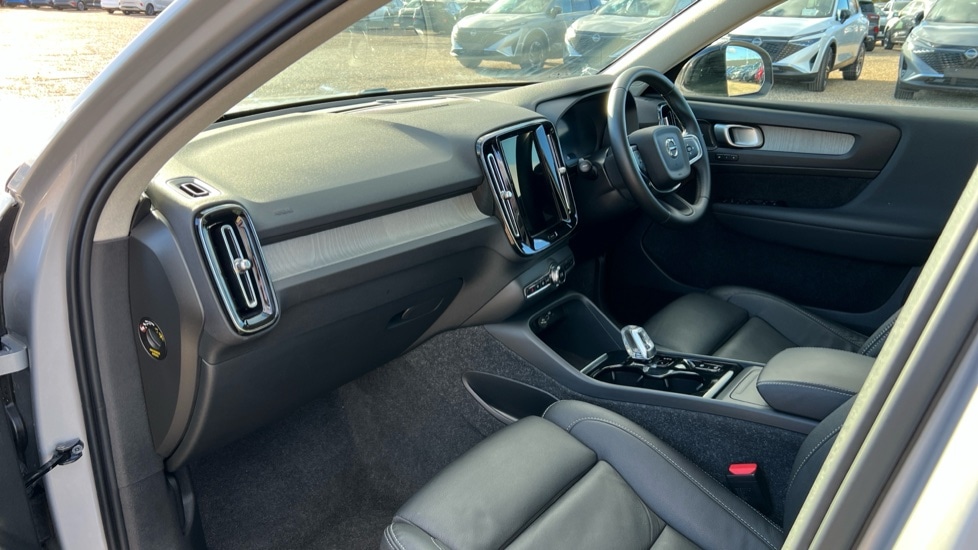 Used Volvo XC40 2024 for sale - 76647945: Photo 4