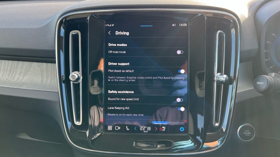 Used Volvo XC40 2024 for sale - 76647945: Photo 41