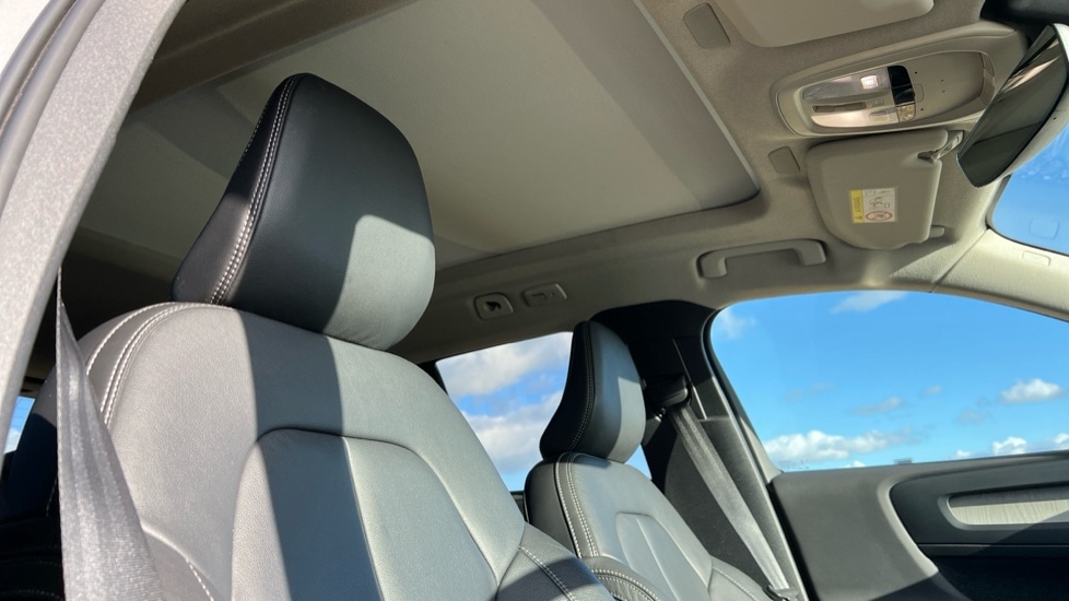 Used Volvo XC40 2024 for sale - 76647945: Photo 44