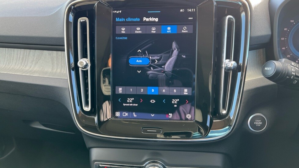 Used Volvo XC40 2024 for sale - 76647945: Photo 52