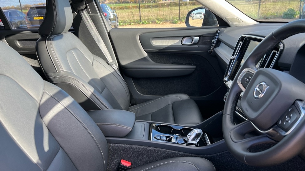 Used Volvo XC40 2024 for sale - 76647945: Photo 9