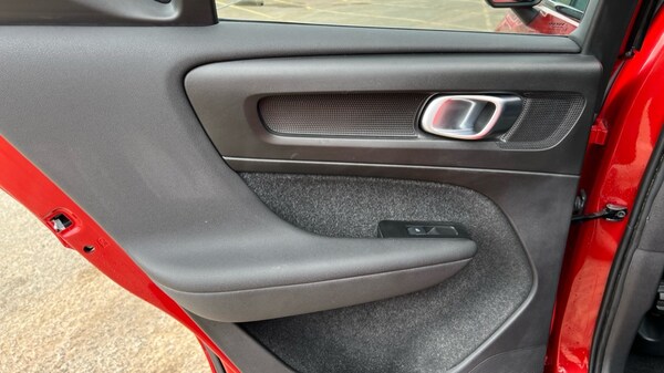 Used Volvo XC40 2022 for sale - 75439945: Photo 37