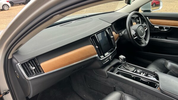 Used Volvo V90 2017 for sale - 76241652: Photo 4