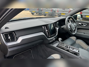 Used Volvo XC60 2019 for sale - 76168781: Photo