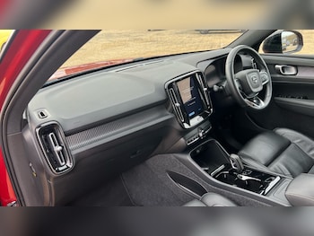 Used Volvo XC40 2021 for sale - 76112424: Photo