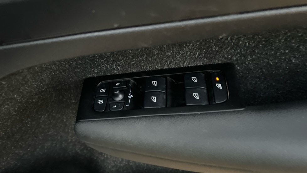 Used Volvo XC40 2021 for sale - 76586864: Photo 33