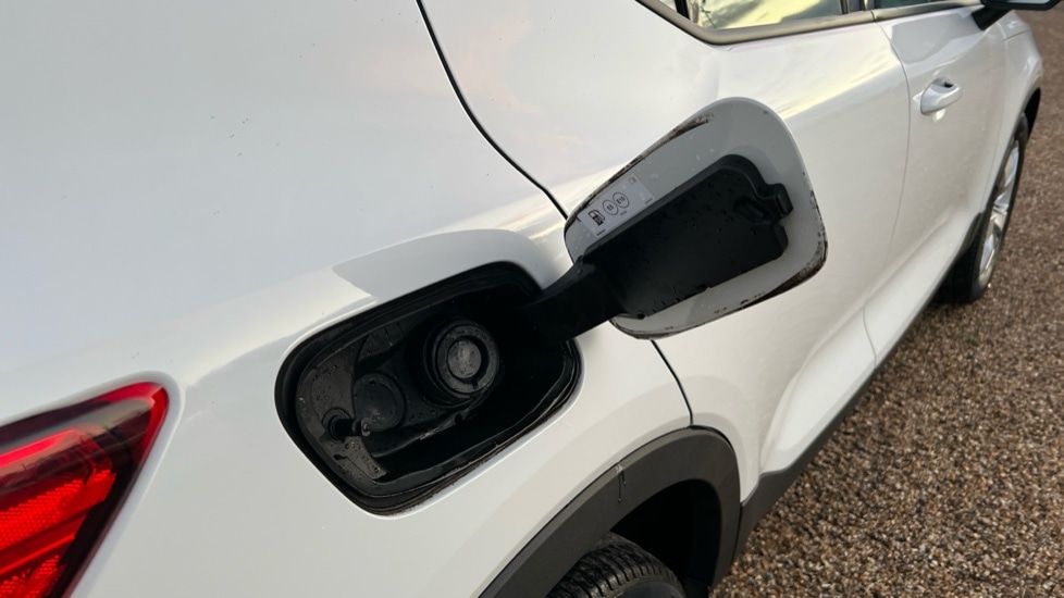 Used Volvo XC40 2021 for sale - 76586864: Photo 42