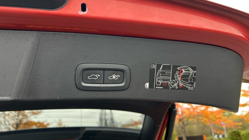 Used Volvo XC40 2020 for sale - 76647850: Photo 38