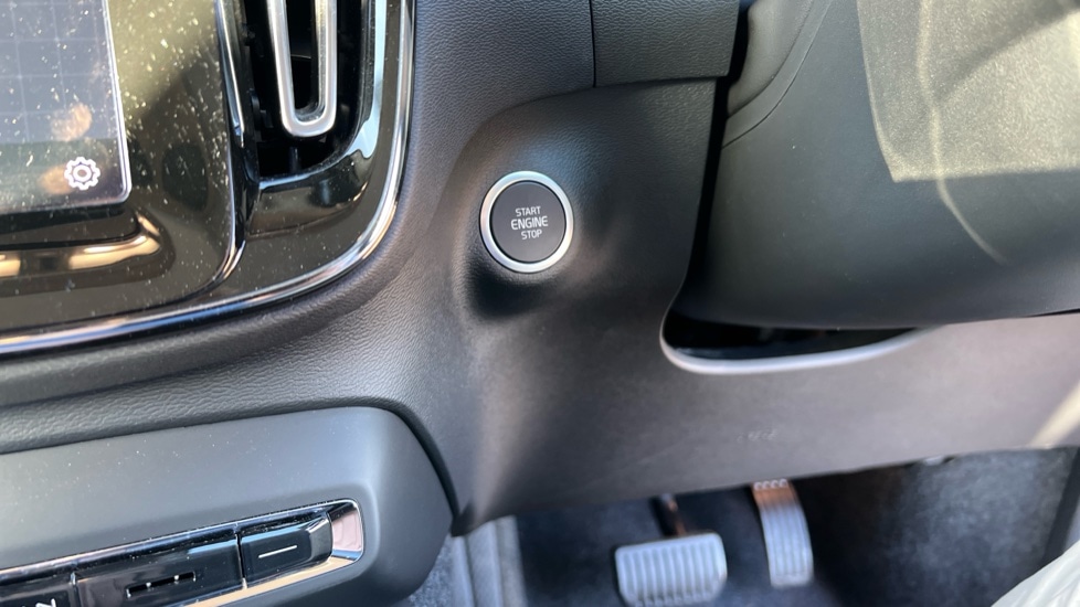 Used Volvo XC40 2024 for sale - 75943416: Photo 28