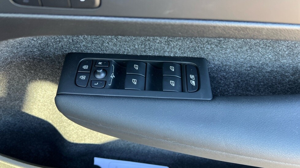 Used Volvo XC40 2024 for sale - 75943416: Photo 33