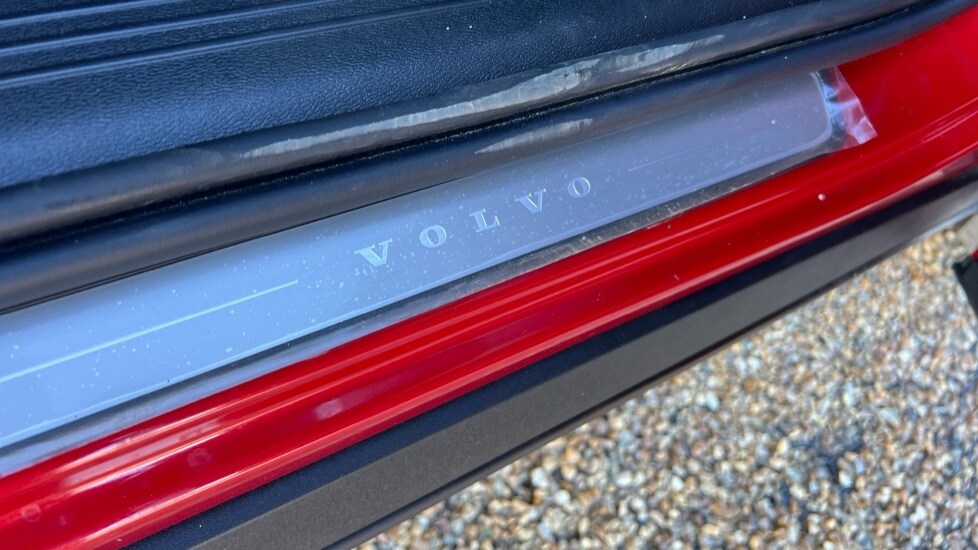 Used Volvo XC40 2024 for sale - 75943416: Photo 41