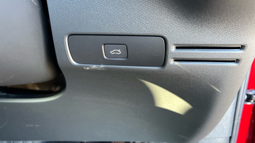 Used Volvo XC40 2024 for sale - 75943416: Photo 43