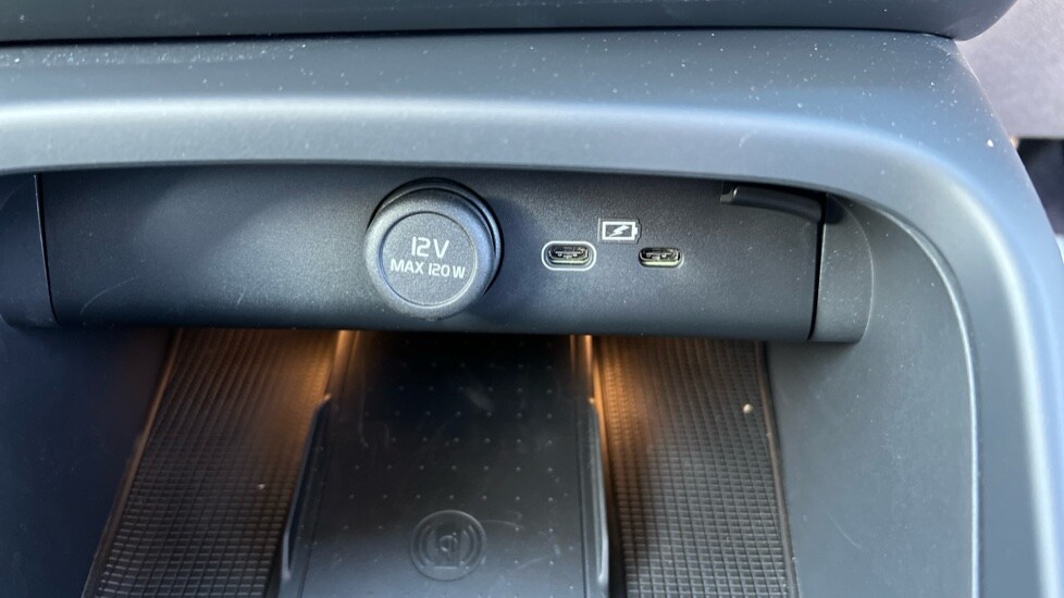 Used Volvo XC40 2024 for sale - 75943416: Photo 45