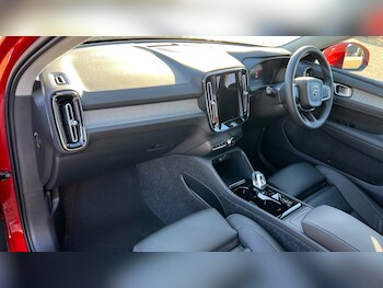 Used Volvo XC40 2024 for sale - 75943416: Photo 4