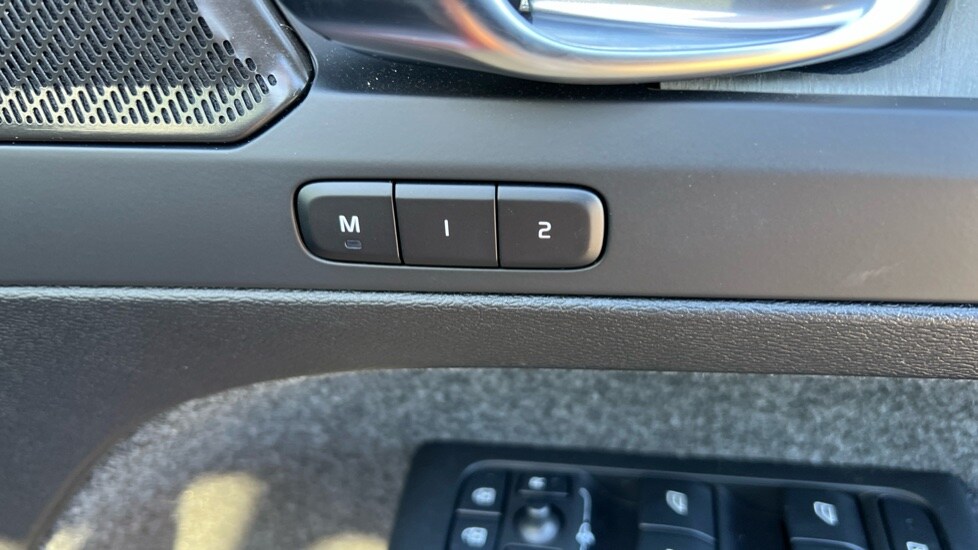 Used Volvo XC40 2024 for sale - 75943416: Photo 54