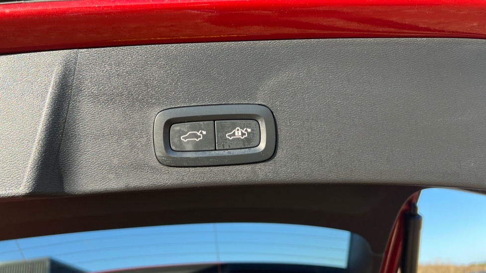 Used Volvo XC40 2024 for sale - 75943416: Photo 58