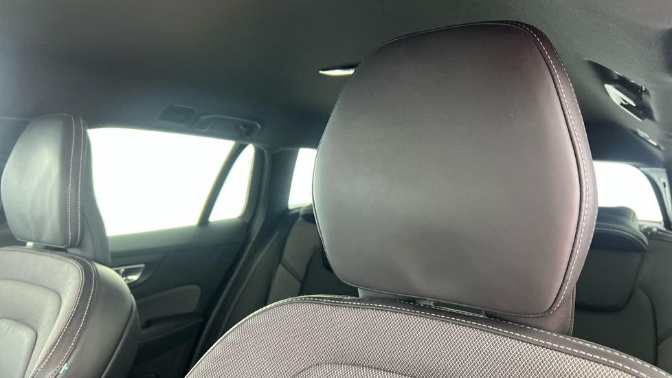 Used Volvo V60 2022 for sale - 76914943: Photo 11