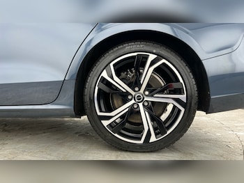 Used Volvo V60 2022 for sale - 76914943: Photo