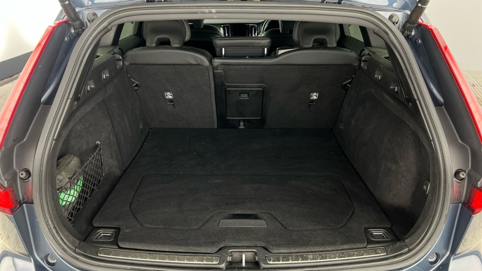 Used Volvo V60 2022 for sale - 76914943: Photo 5