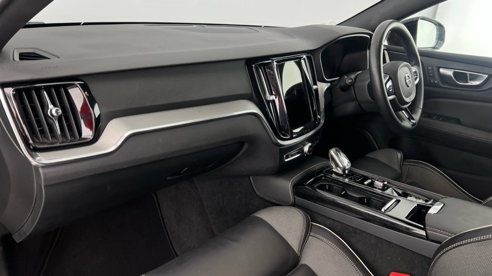 Used Volvo V60 2022 for sale - 76914943: Photo 6