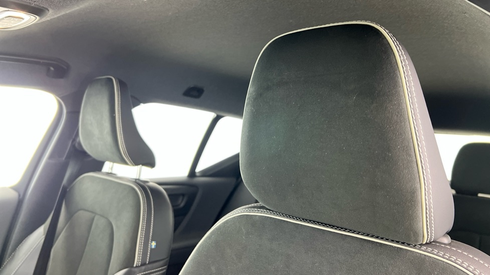 Used Volvo XC40 2021 for sale - 76384352: Photo 11