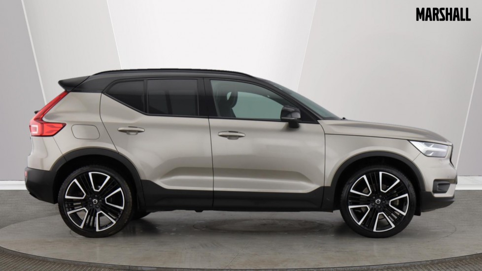 Used Volvo XC40 2021 for sale - 76384352: Photo 2