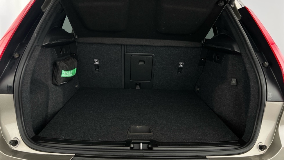 Used Volvo XC40 2021 for sale - 76384352: Photo 5